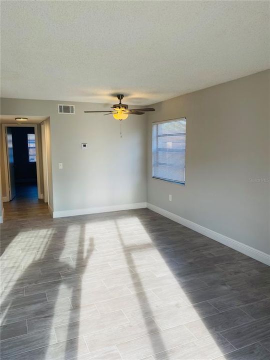 Recently Sold: $117,000 (1 beds, 1 baths, 733 Square Feet)