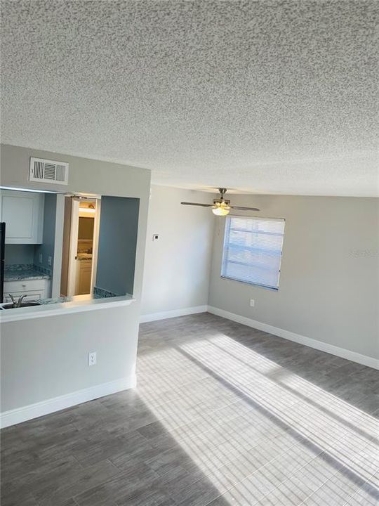Recently Sold: $117,000 (1 beds, 1 baths, 733 Square Feet)