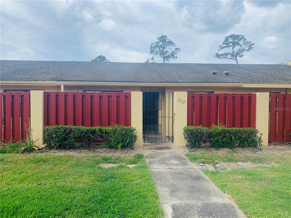 Recently Rented: $1,325 (2 beds, 2 baths, 1139 Square Feet)