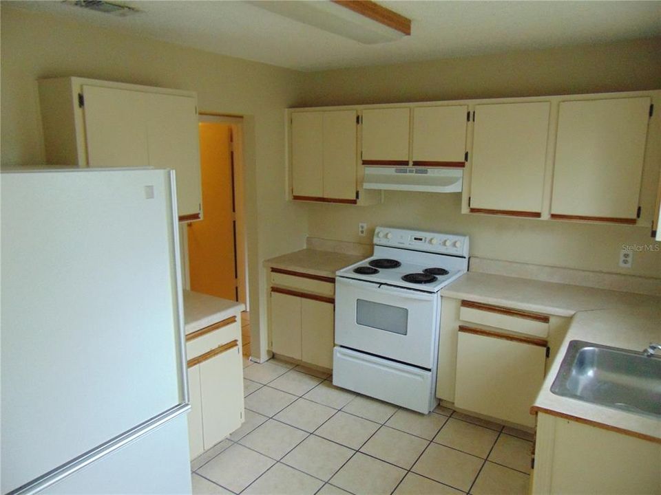 Recently Rented: $999 (2 beds, 2 baths, 936 Square Feet)