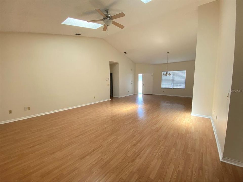Recently Rented: $1,600 (2 beds, 2 baths, 1344 Square Feet)