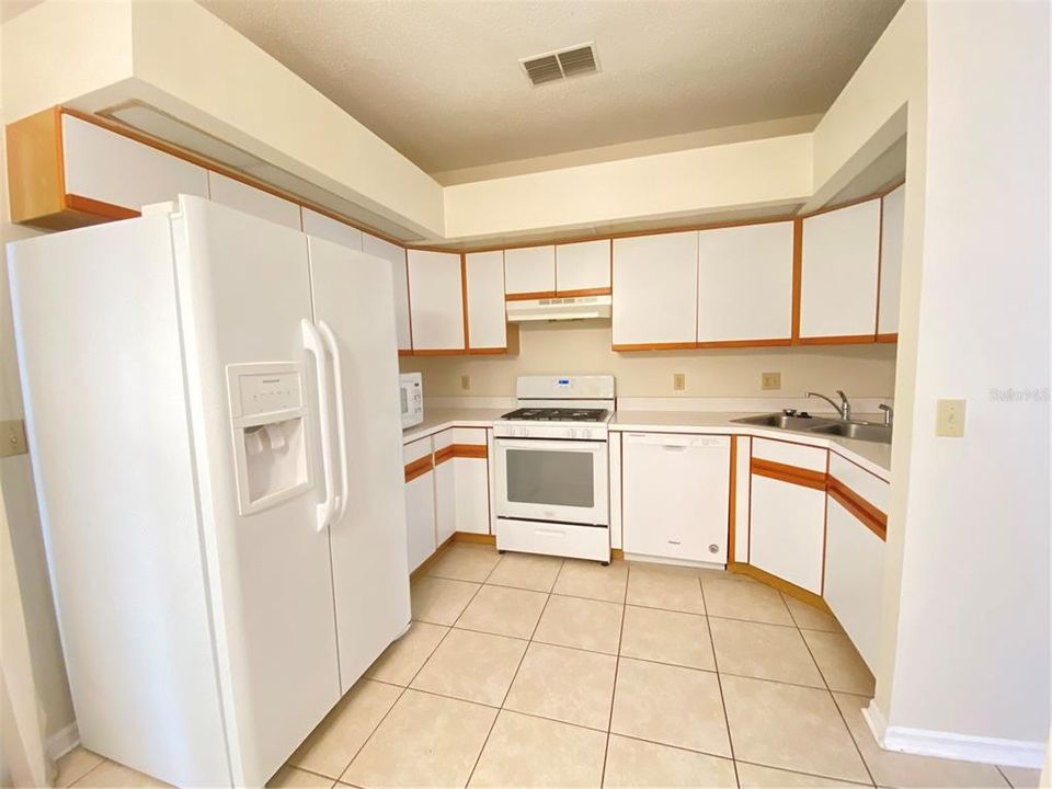 Recently Rented: $1,600 (2 beds, 2 baths, 1344 Square Feet)