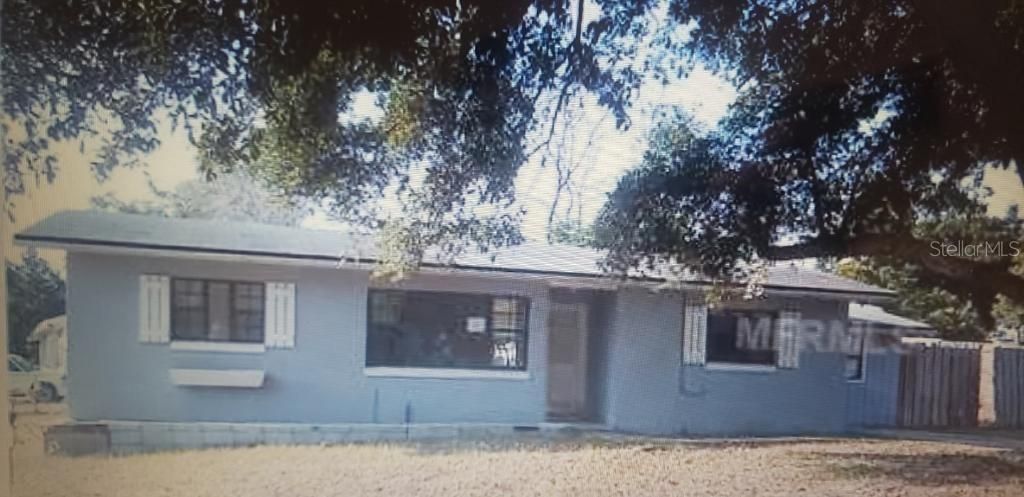 Recently Sold: $195,000 (4 beds, 2 baths, 1242 Square Feet)