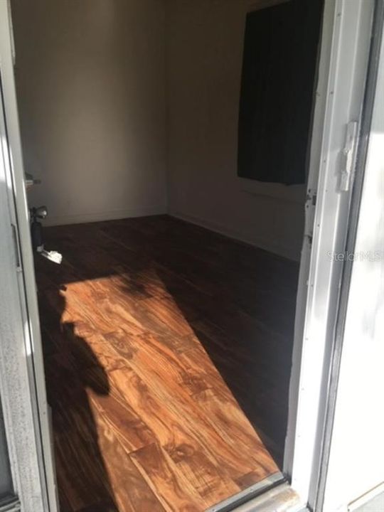 Recently Rented: $750 (1 beds, 1 baths, 400 Square Feet)