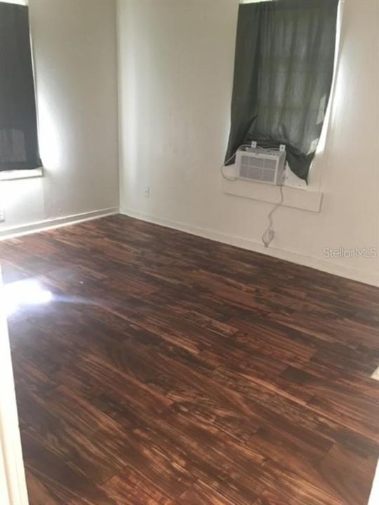 Recently Rented: $750 (1 beds, 1 baths, 400 Square Feet)