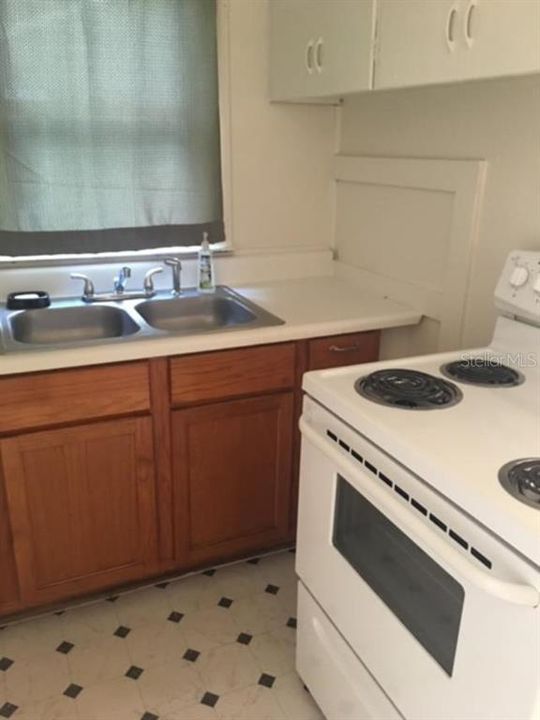 Recently Rented: $750 (1 beds, 1 baths, 400 Square Feet)