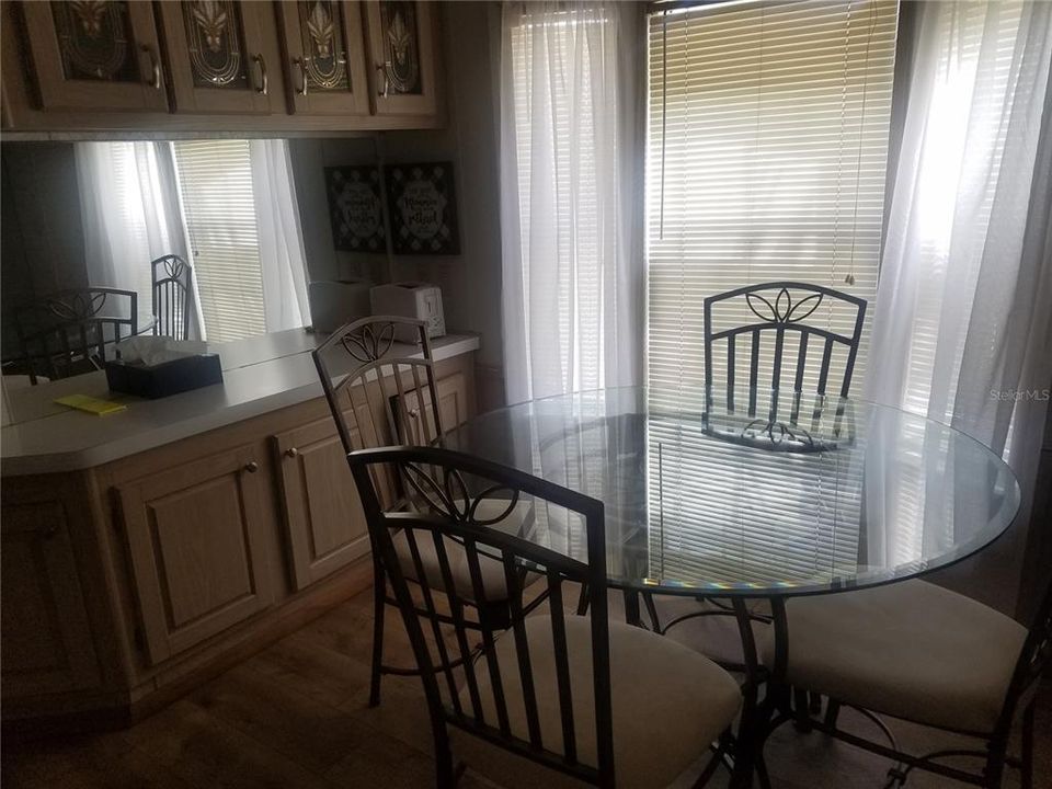 Vendido Recientemente: $93,000 (2 camas, 2 baños, 799 Pies cuadrados)