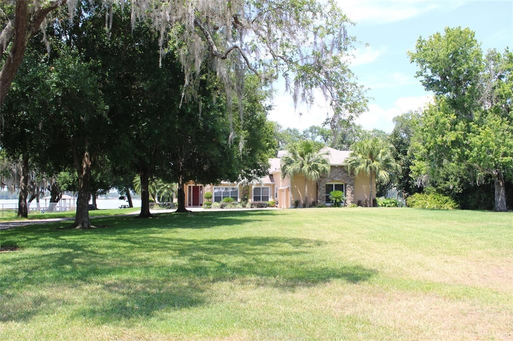 Vendido Recientemente: $1,000,000 (3 camas, 3 baños, 3504 Pies cuadrados)