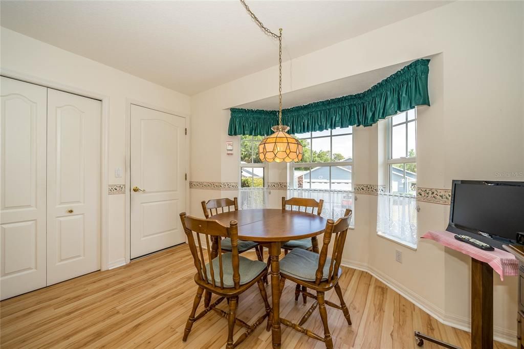 Recently Sold: $215,000 (2 beds, 2 baths, 1661 Square Feet)