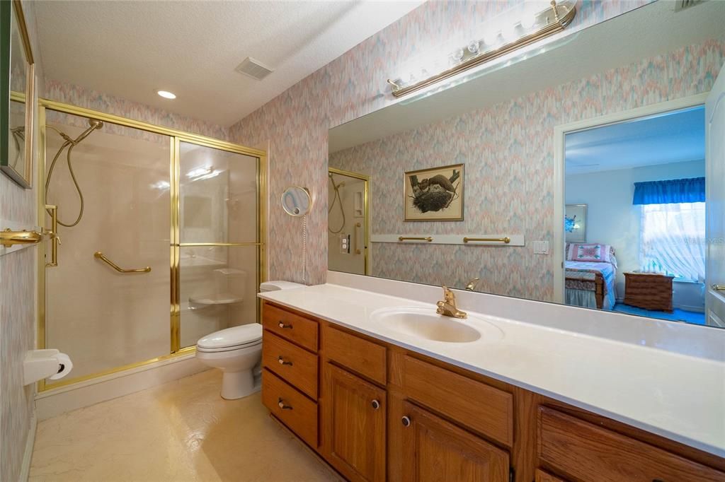 最近售出: $215,000 (2 贝兹, 2 浴室, 1661 平方英尺)