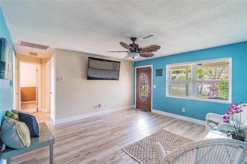 Recently Sold: $238,000 (2 beds, 2 baths, 1055 Square Feet)