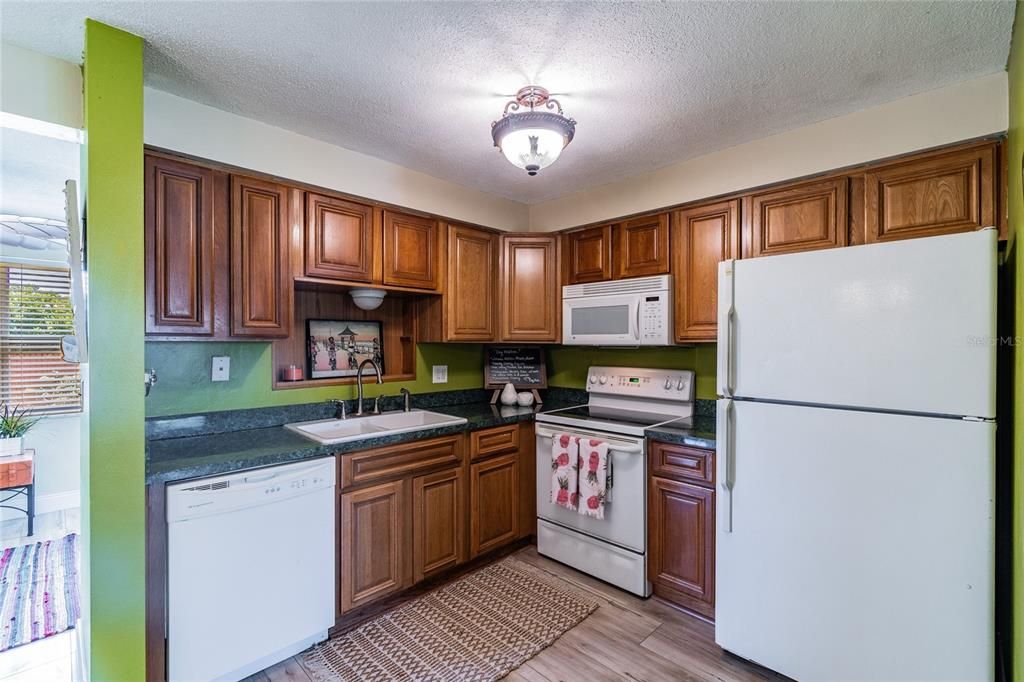 Recently Sold: $238,000 (2 beds, 2 baths, 1055 Square Feet)