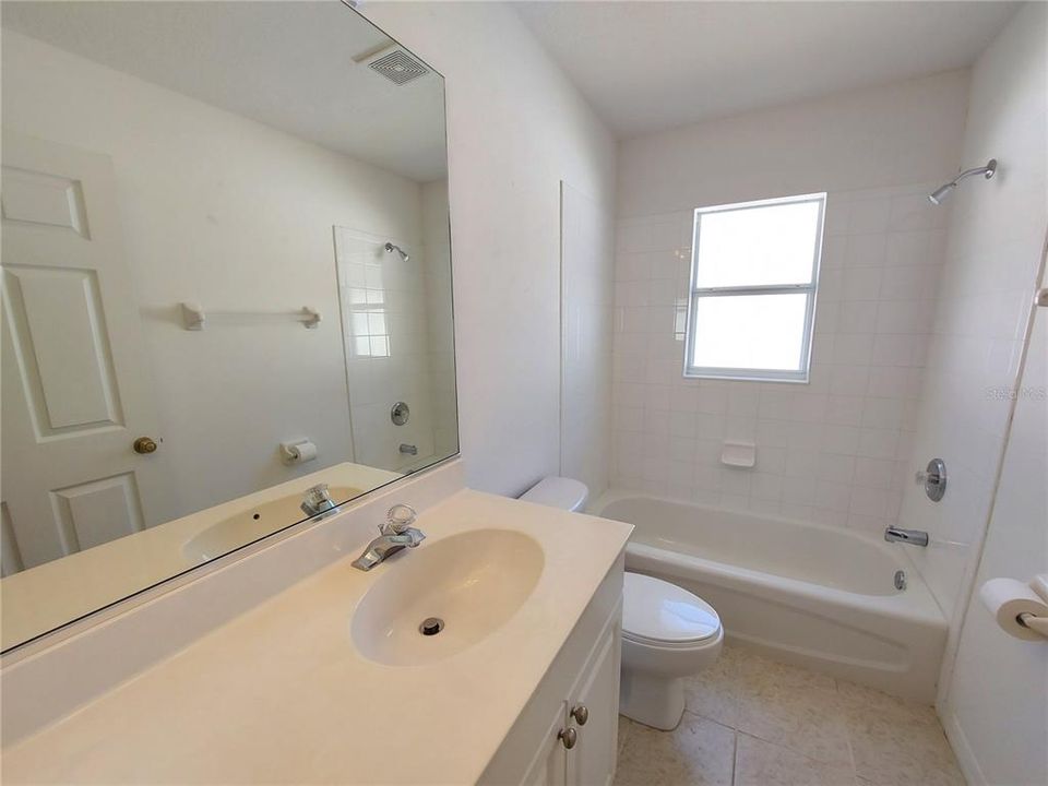 最近售出: $279,000 (3 贝兹, 2 浴室, 1066 平方英尺)