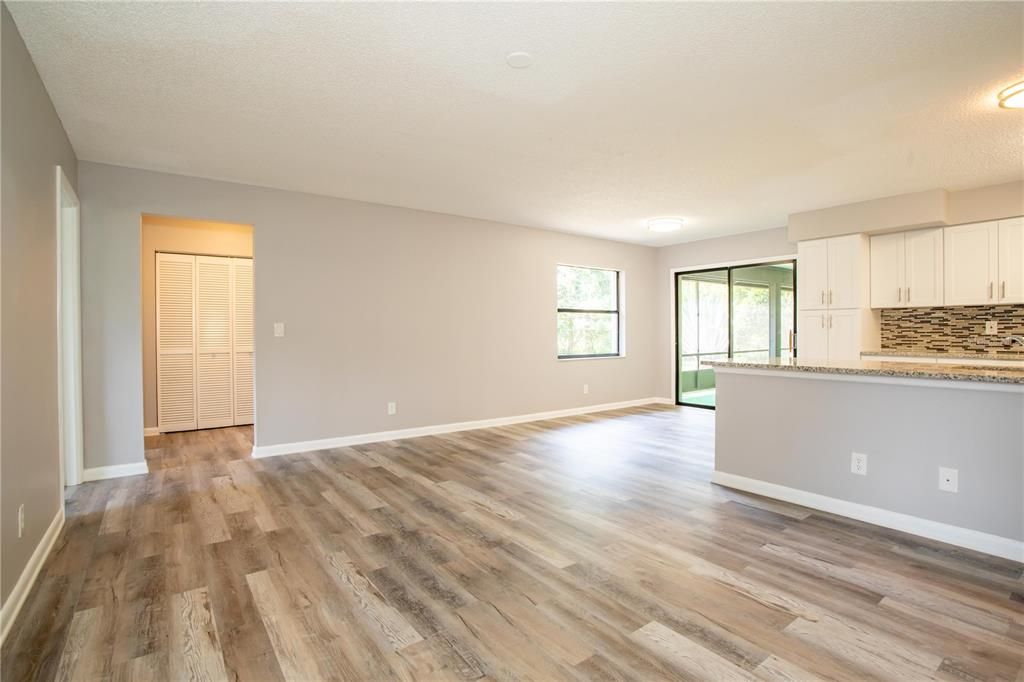 Recently Sold: $310,000 (3 beds, 2 baths, 1887 Square Feet)