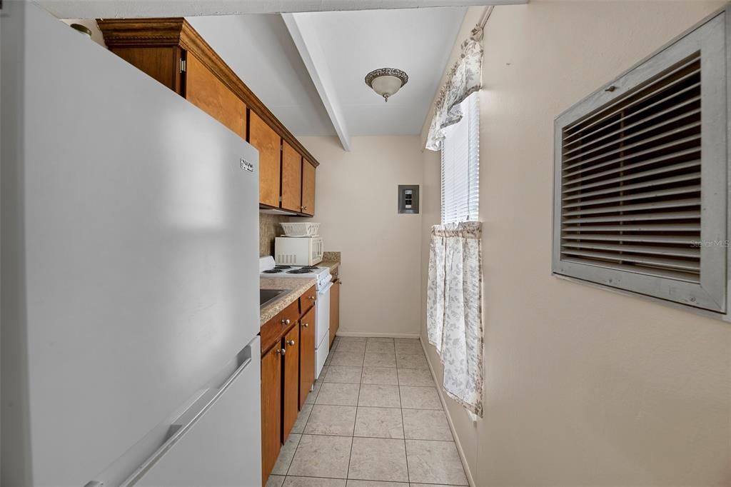 Recently Sold: $70,000 (1 beds, 1 baths, 648 Square Feet)