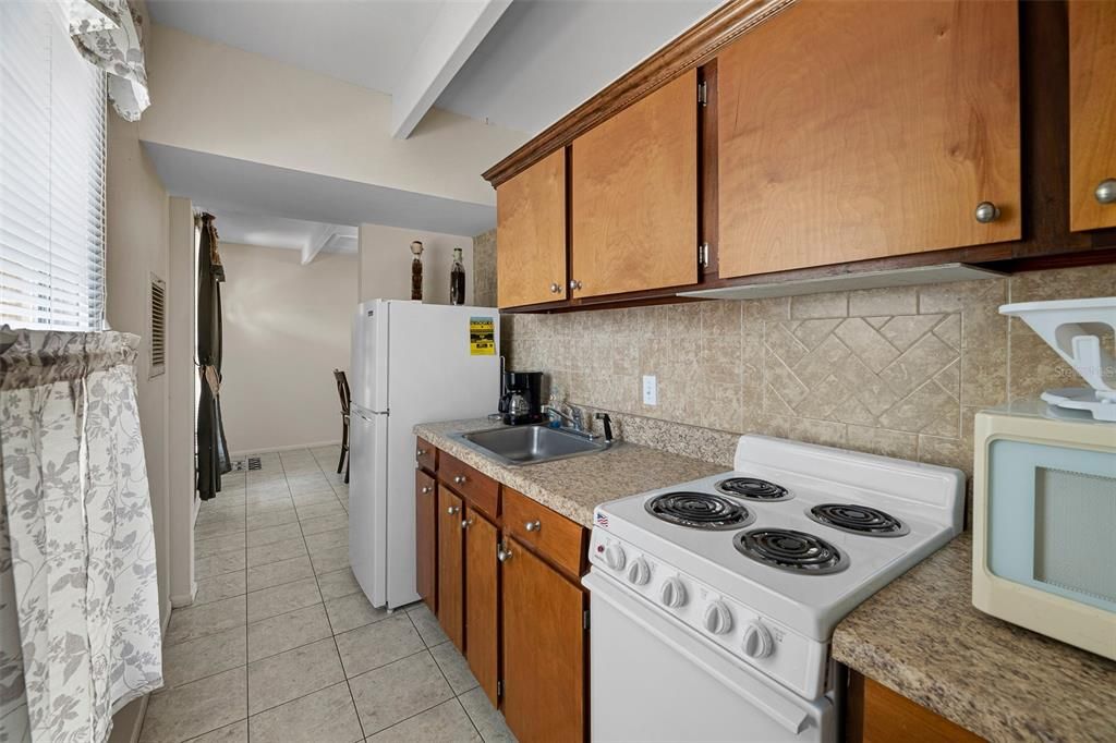 Recently Sold: $70,000 (1 beds, 1 baths, 648 Square Feet)