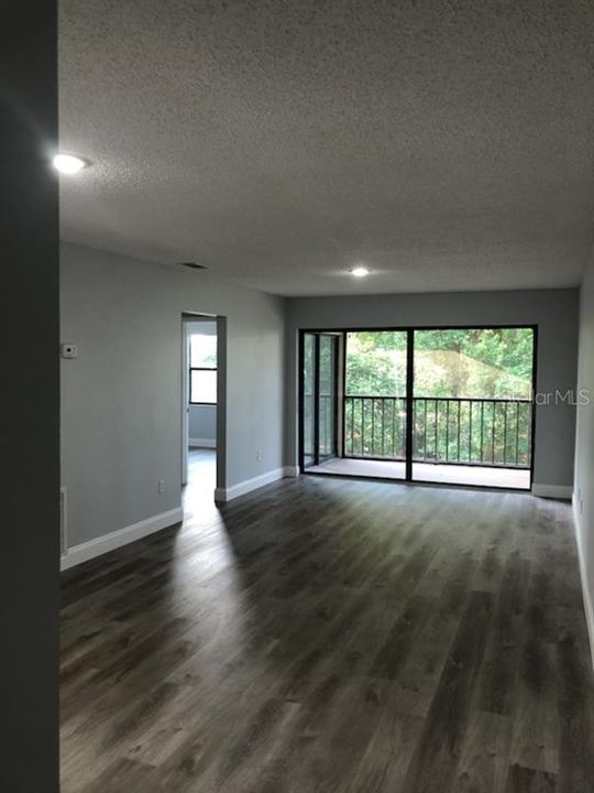 Vendido Recientemente: $179,000 (2 camas, 2 baños, 892 Pies cuadrados)