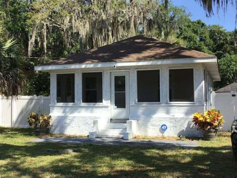 Recently Sold: $195,000 (3 beds, 1 baths, 1222 Square Feet)