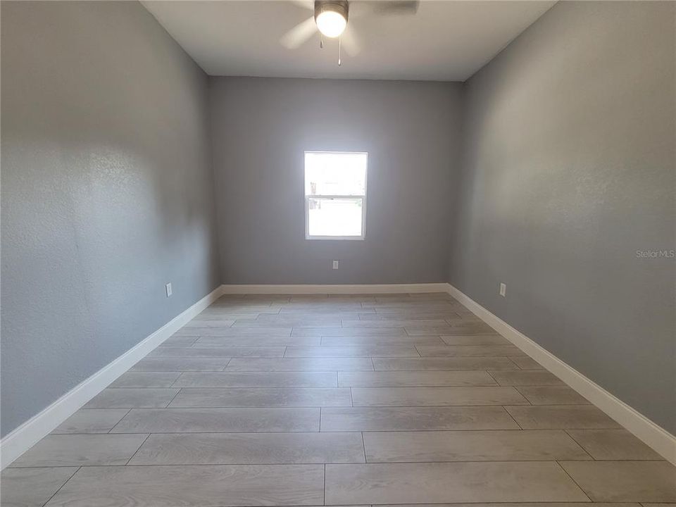 Recently Sold: $189,900 (3 beds, 2 baths, 1058 Square Feet)