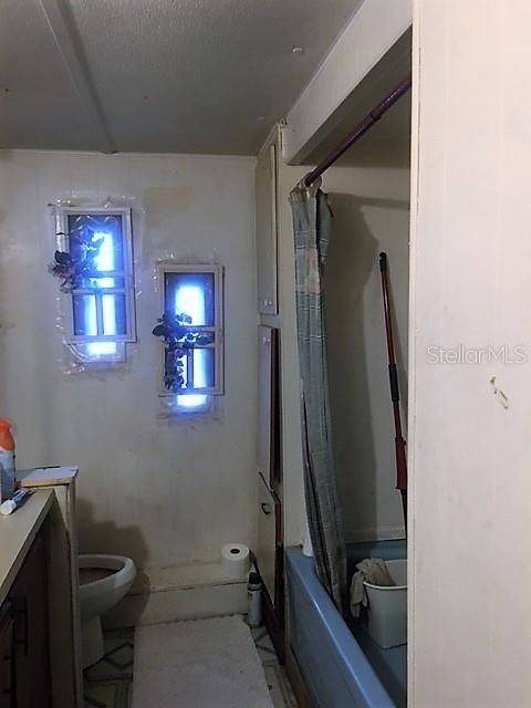 Vendido Recientemente: $128,000 (3 camas, 3 baños, 1736 Pies cuadrados)