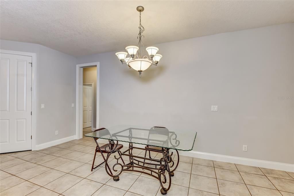 Recently Sold: $550,000 (3 beds, 2 baths, 2263 Square Feet)
