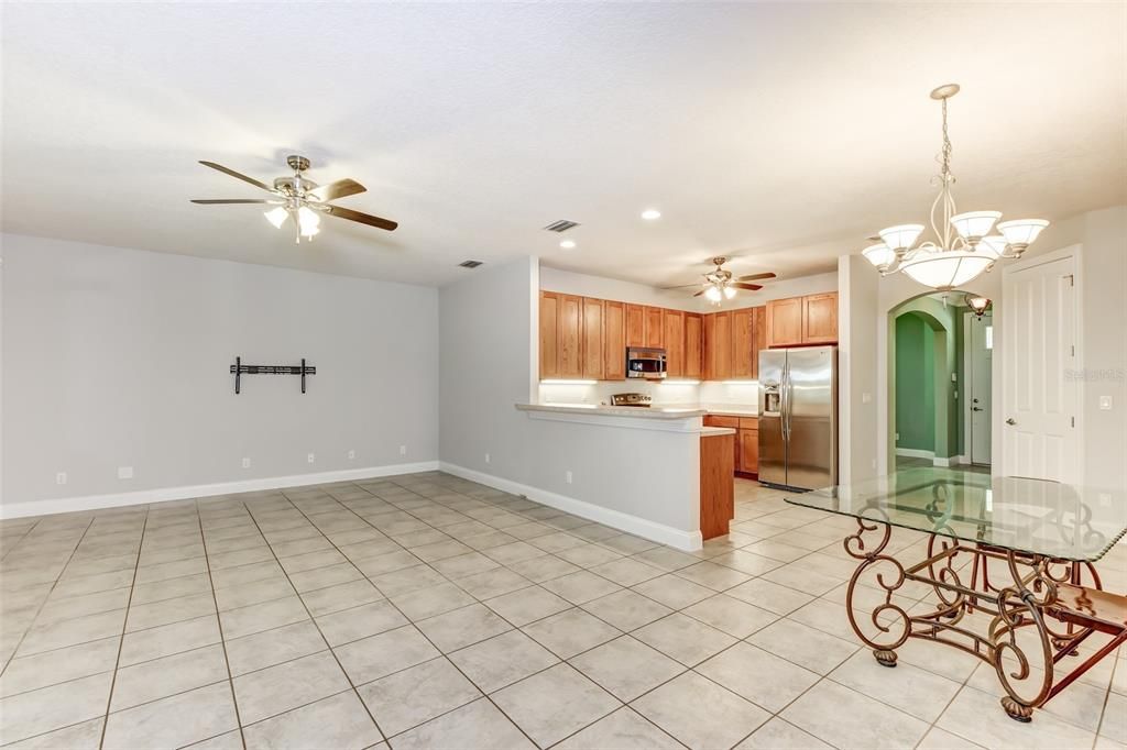 Recently Sold: $550,000 (3 beds, 2 baths, 2263 Square Feet)