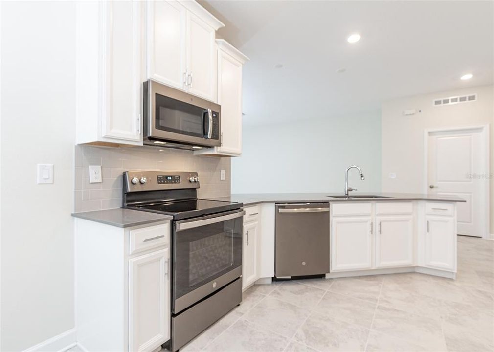 Recently Sold: $340,000 (4 beds, 3 baths, 2109 Square Feet)