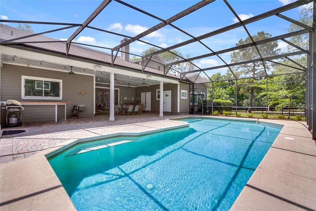 Recently Sold: $1,250,000 (5 beds, 4 baths, 6309 Square Feet)