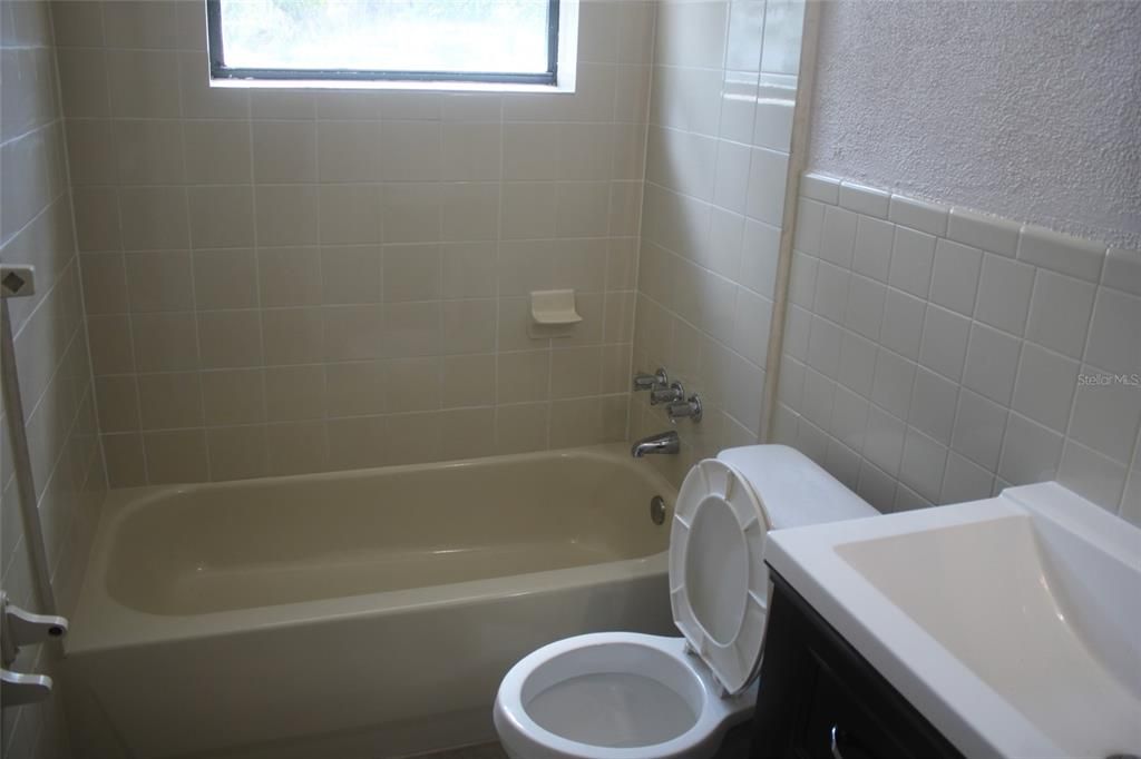 最近租的: $1,550 (4 贝兹, 3 浴室, 1398 平方英尺)