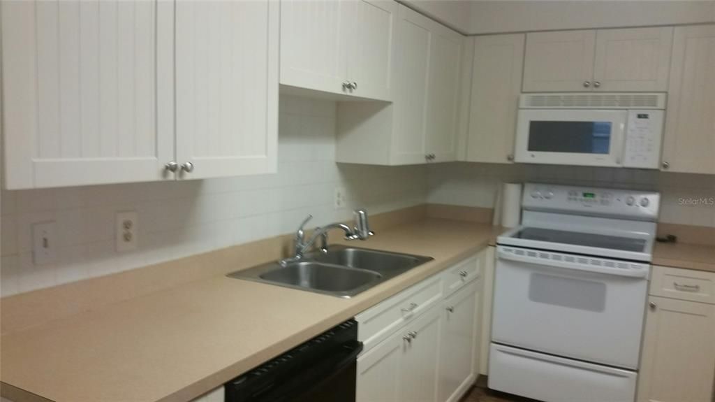 Recently Rented: $1,300 (2 beds, 2 baths, 1334 Square Feet)