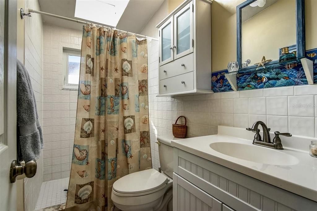 最近售出: $949,000 (3 贝兹, 2 浴室, 1396 平方英尺)