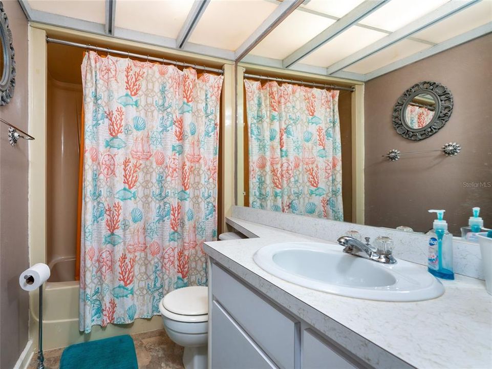最近售出: $195,000 (1 贝兹, 1 浴室, 510 平方英尺)