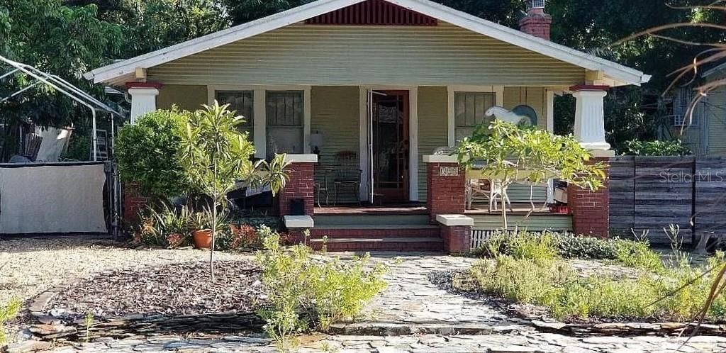 Recently Sold: $385,000 (4 beds, 2 baths, 1382 Square Feet)
