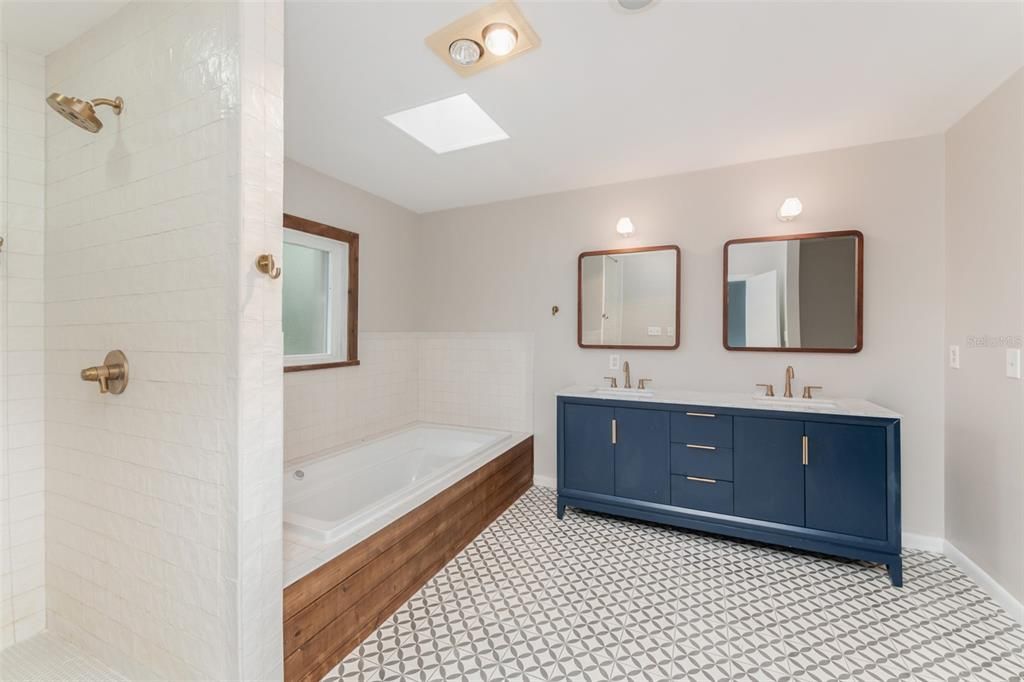 Недавно продано: $290,000 (3 спален, 2 ванн, 2142 Квадратных фут)