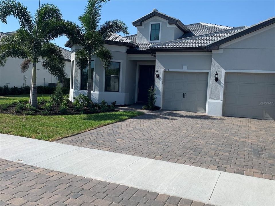 Recently Sold: $906,462 (3 beds, 3 baths, 2852 Square Feet)