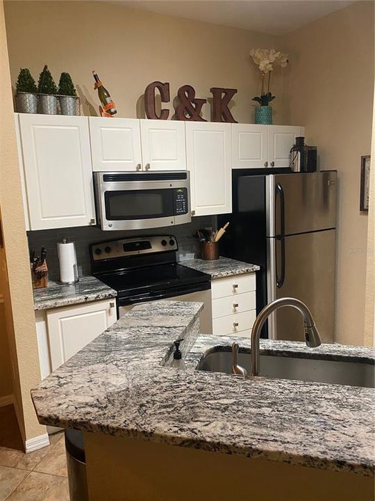 Recently Sold: $129,900 (1 beds, 1 baths, 792 Square Feet)