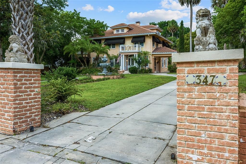 Commanding front entry to this fabulous Historical downtown Mount Dora home.