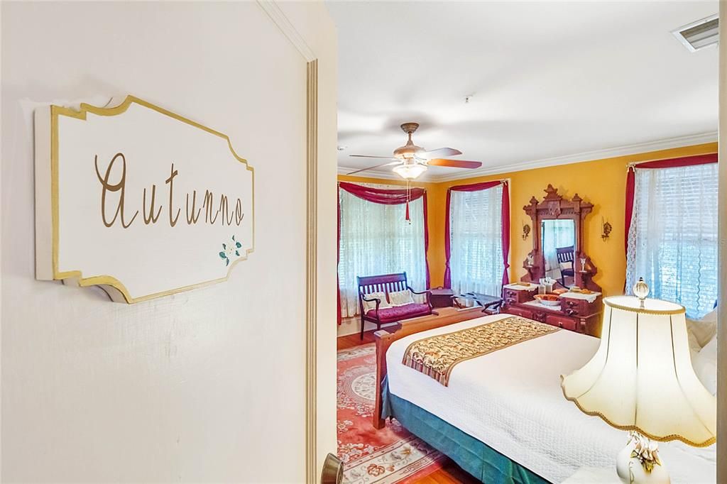 Autunno Suite is highlighted with fall colors throughout.