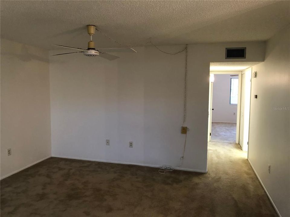 Recently Rented: $1,250 (2 beds, 2 baths, 950 Square Feet)