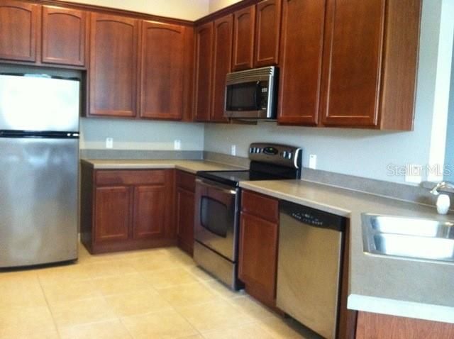 Recently Rented: $1,350 (2 beds, 2 baths, 1420 Square Feet)