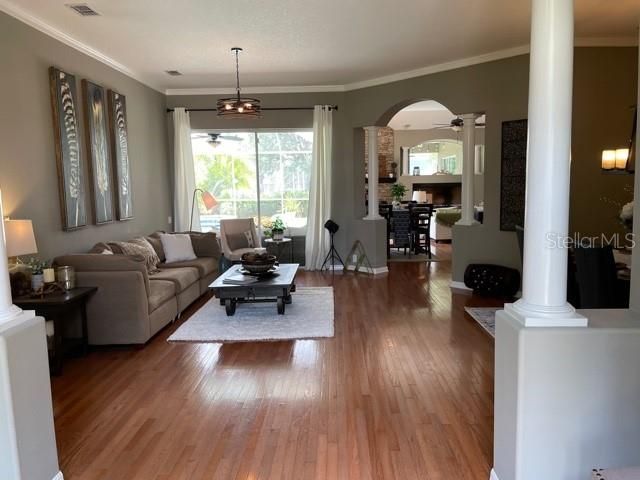 Recently Sold: $709,000 (4 beds, 3 baths, 2526 Square Feet)