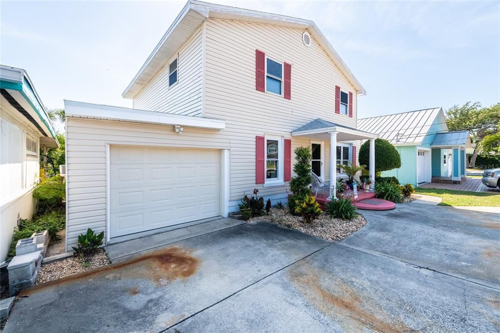 Recently Sold: $610,000 (3 beds, 2 baths, 2088 Square Feet)