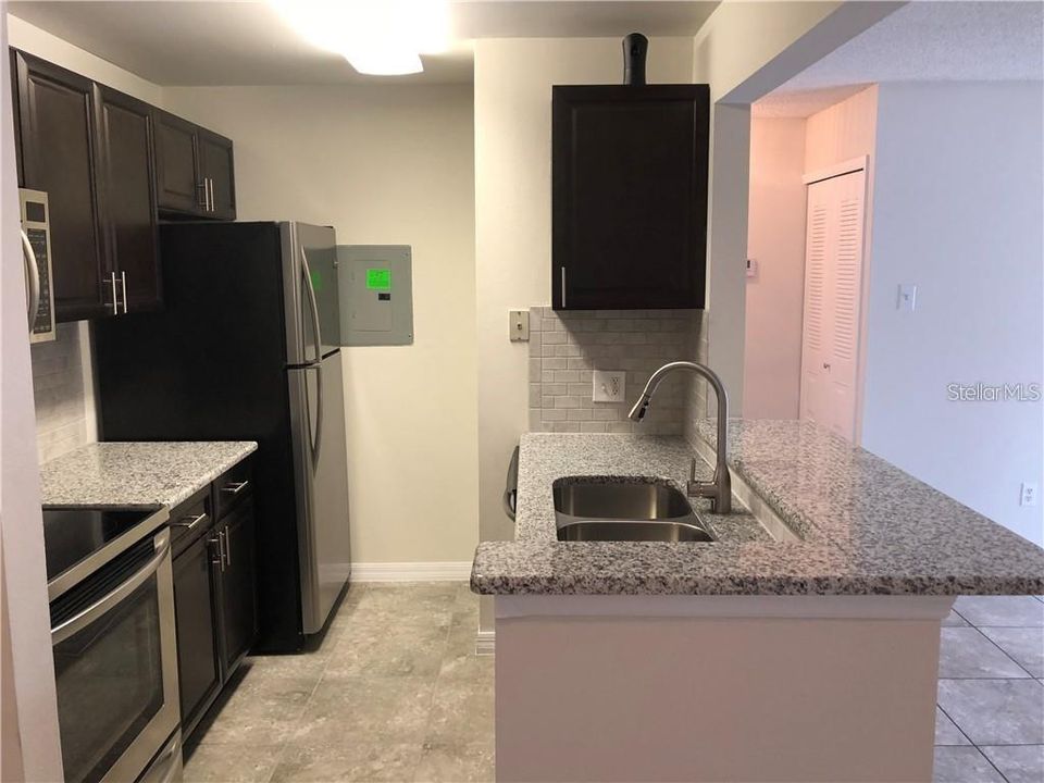 Recently Rented: $1,200 (2 beds, 2 baths, 910 Square Feet)