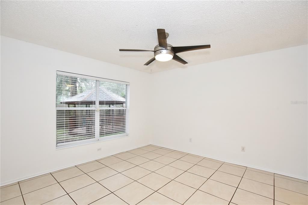 Recently Rented: $1,595 (3 beds, 2 baths, 1281 Square Feet)