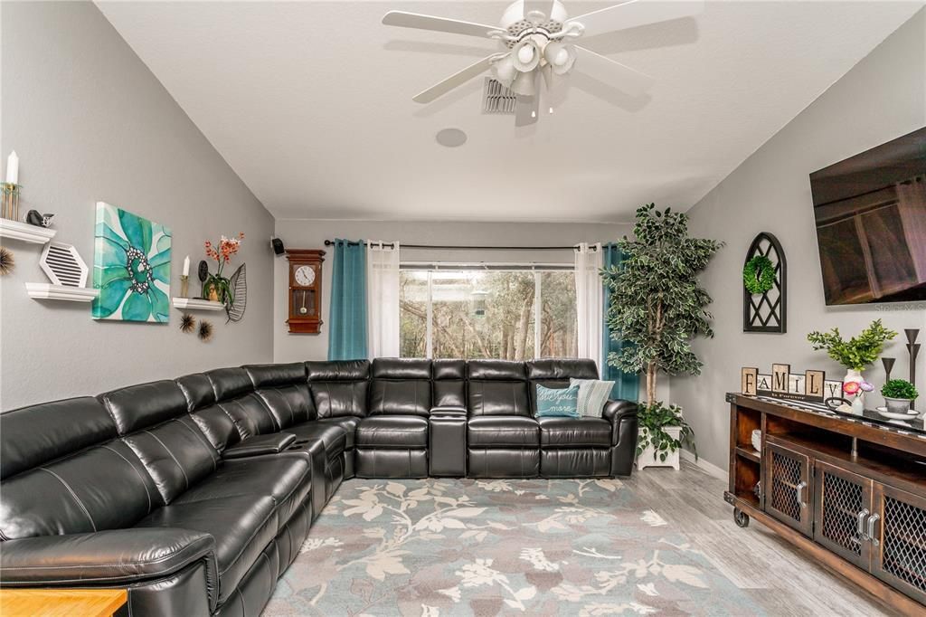 Recently Sold: $475,000 (3 beds, 2 baths, 1896 Square Feet)
