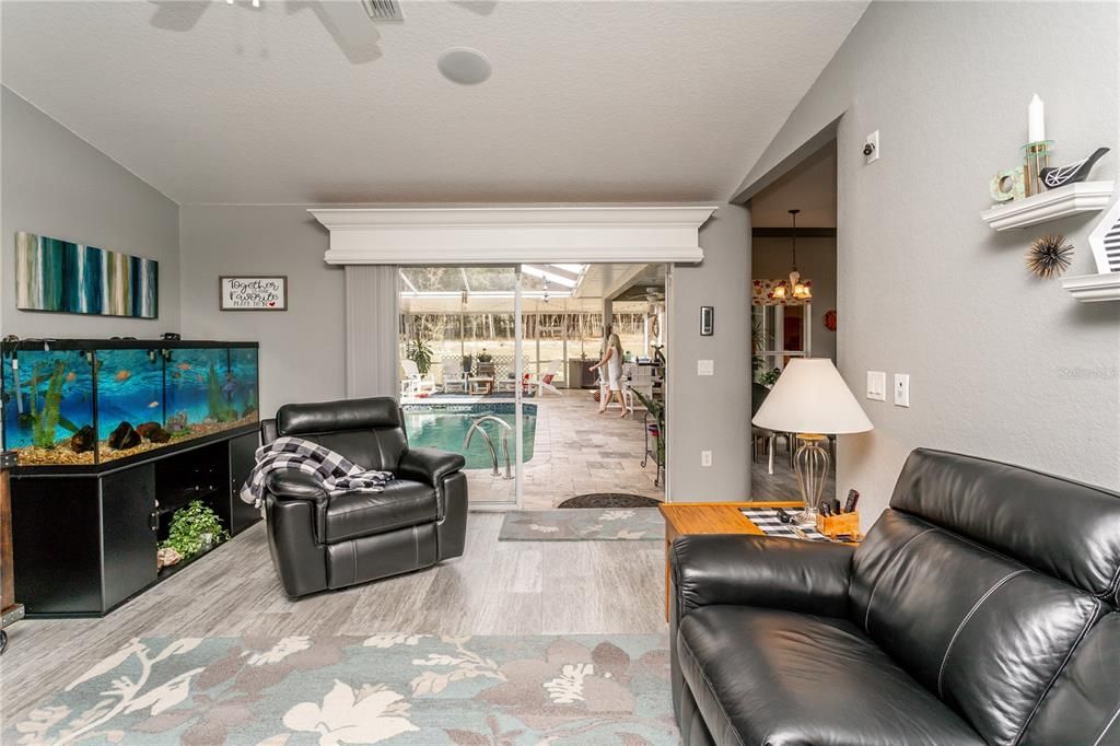 Recently Sold: $475,000 (3 beds, 2 baths, 1896 Square Feet)