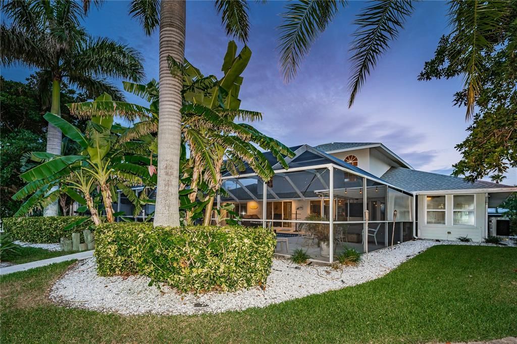 Recently Sold: $1,650,000 (4 beds, 3 baths, 2641 Square Feet)