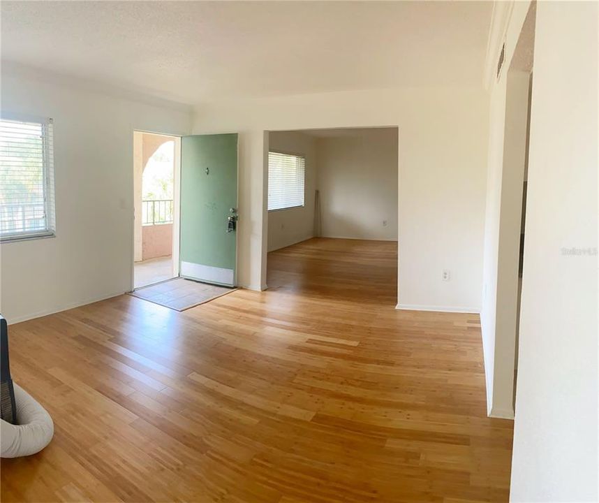 Recently Sold: $115,000 (2 beds, 2 baths, 992 Square Feet)