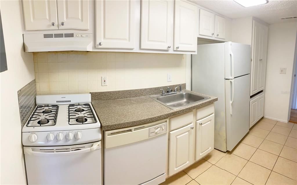 Recently Sold: $115,000 (2 beds, 2 baths, 992 Square Feet)