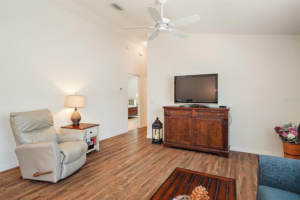 Living area with laminate flooring